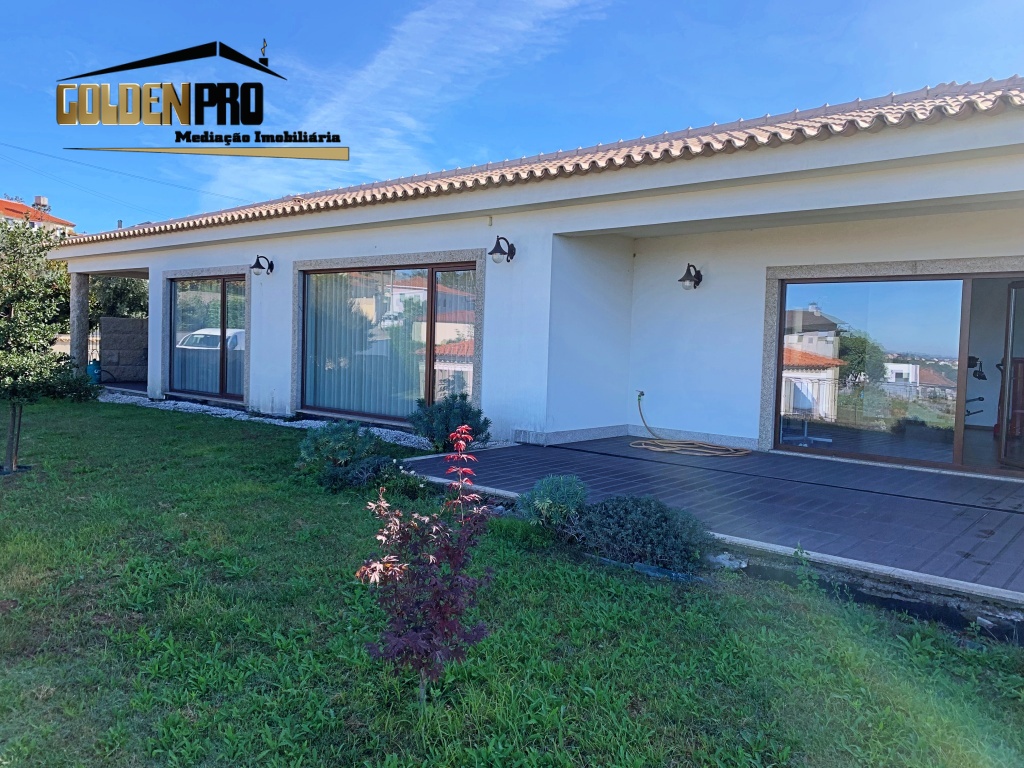 Moradia Térrea T4 com Piscina – Figueiró, Amarante